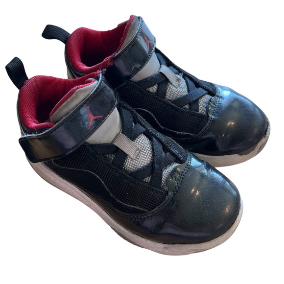 Jordan Kids Size 12 Sneakers Shoes Max Aura 2 PS Black Red CN8095-006 Basketball - Picture 1 of 6